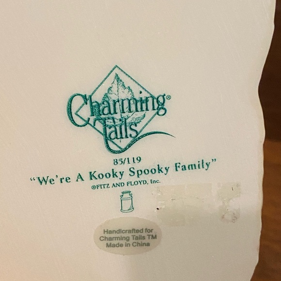 CHARMING TAILS We’re a Kooky Spooky Family Halloween Figurine by Fitz & Floyd - Picture 14 of 15
